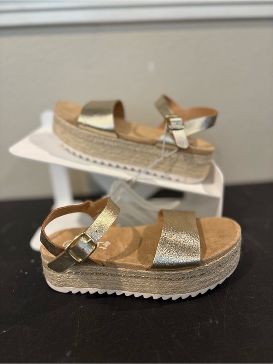 Cat & Jack Other - Kids' Lindsey Platform Espadrille Sandals Gold - art class - Size 13 NEW